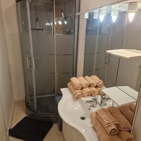 Maison De *